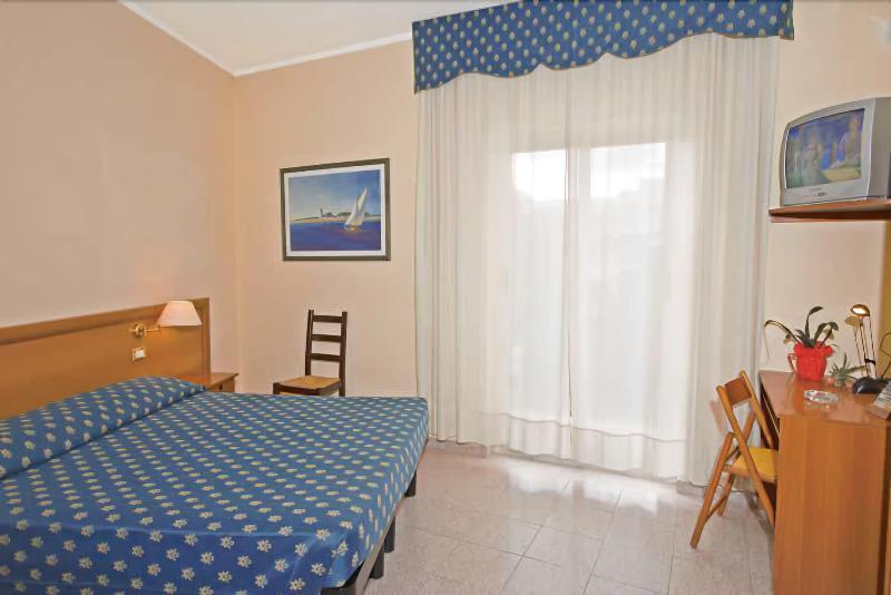 לואנו Hotel Torre Antica מראה חיצוני תמונה