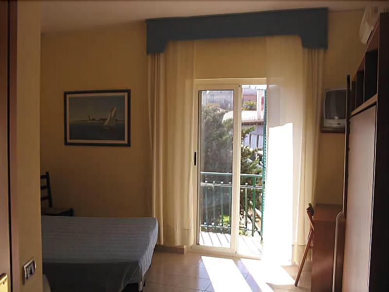 לואנו Hotel Torre Antica מראה חיצוני תמונה