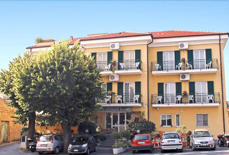 לואנו Hotel Torre Antica מראה חיצוני תמונה