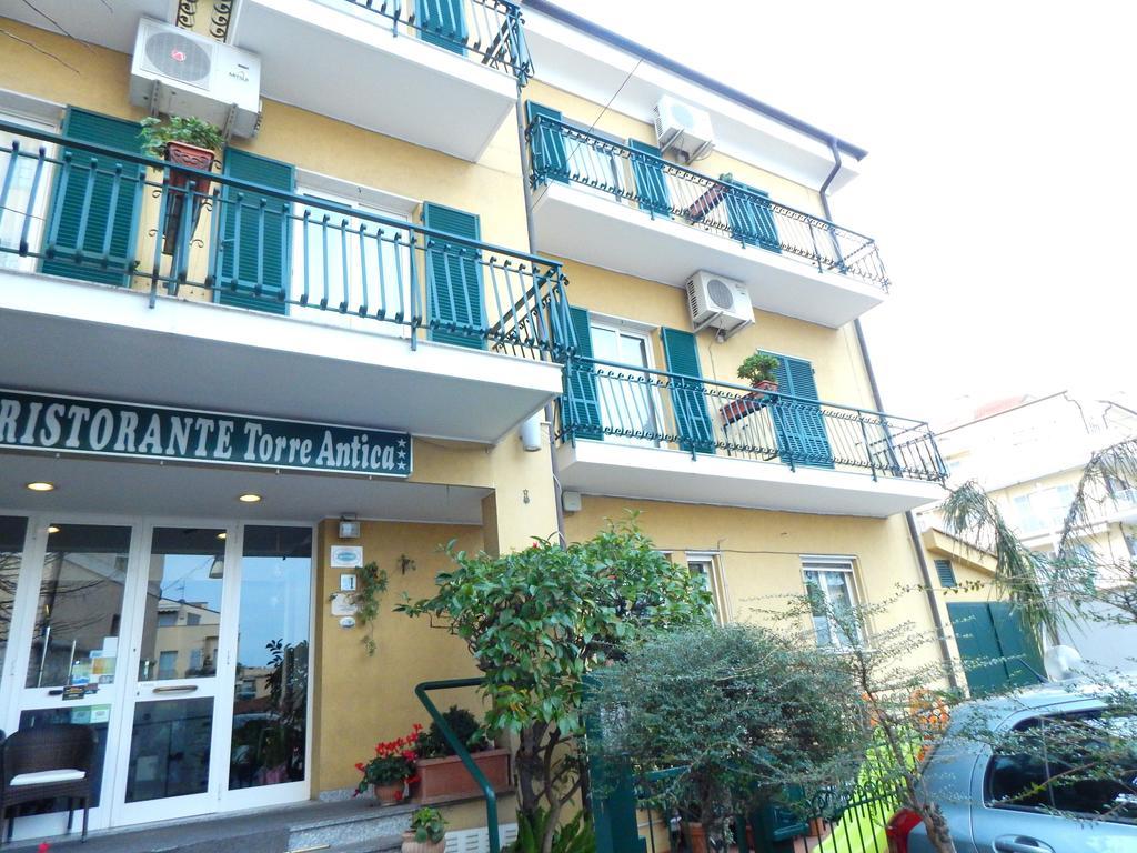 לואנו Hotel Torre Antica מראה חיצוני תמונה